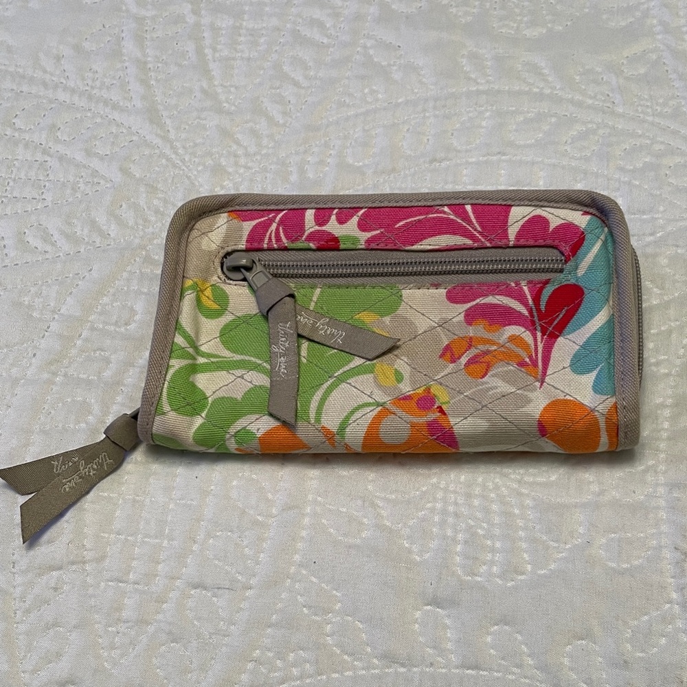 Thirty-One Soft Quilted Lightweight Floral Zip Around Wallet Organizer